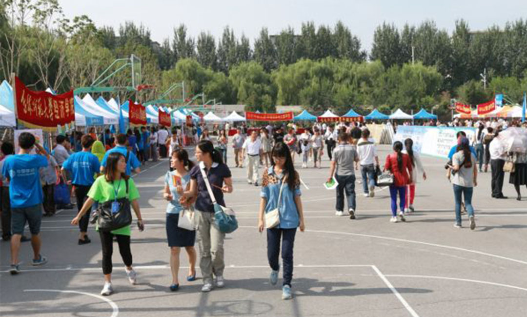 万宁万宁汇华学院新生招商活动策划